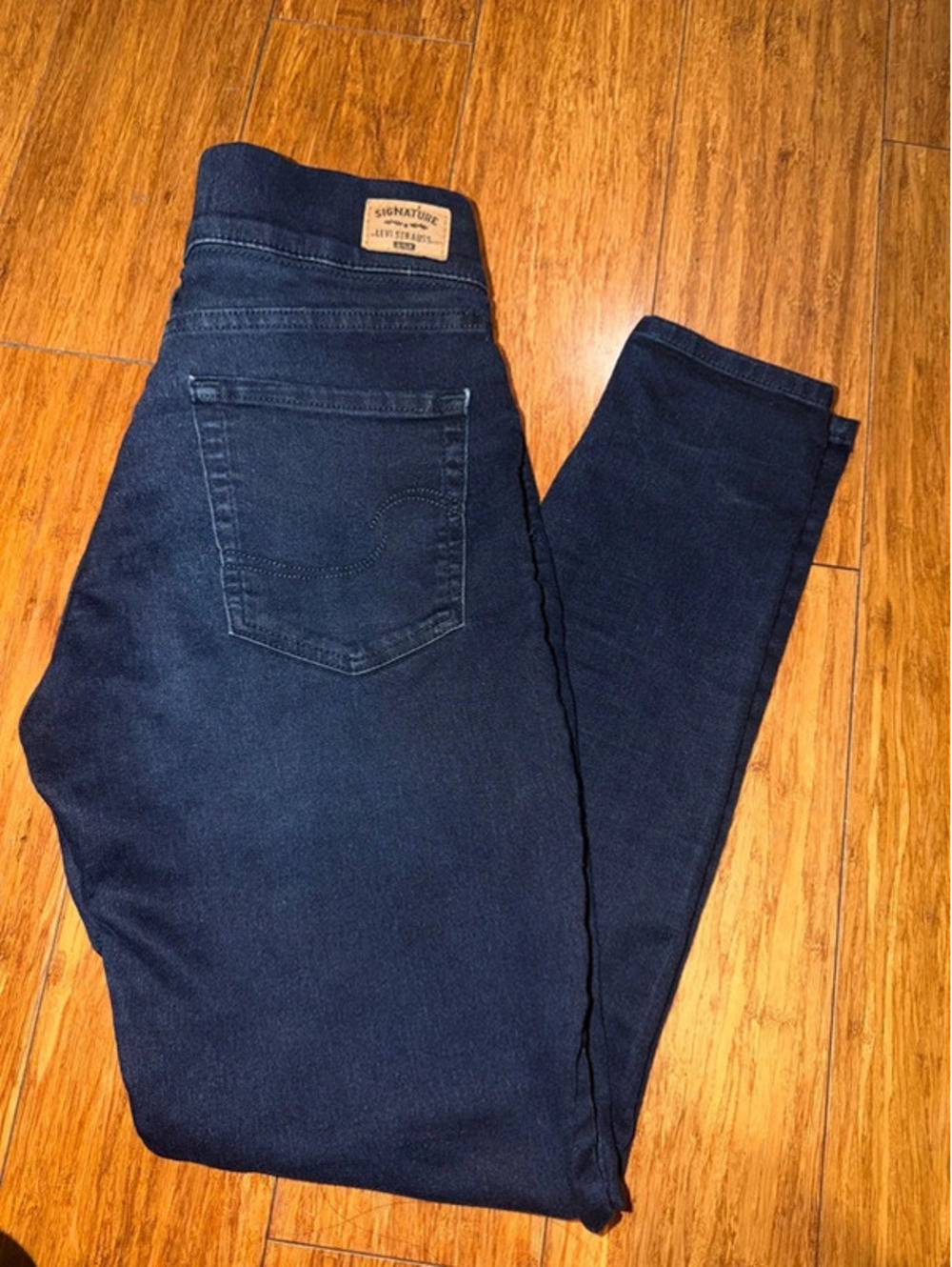 Signature Levi Strauss Gold Label Womens Totally Shaping Pull On Skinny